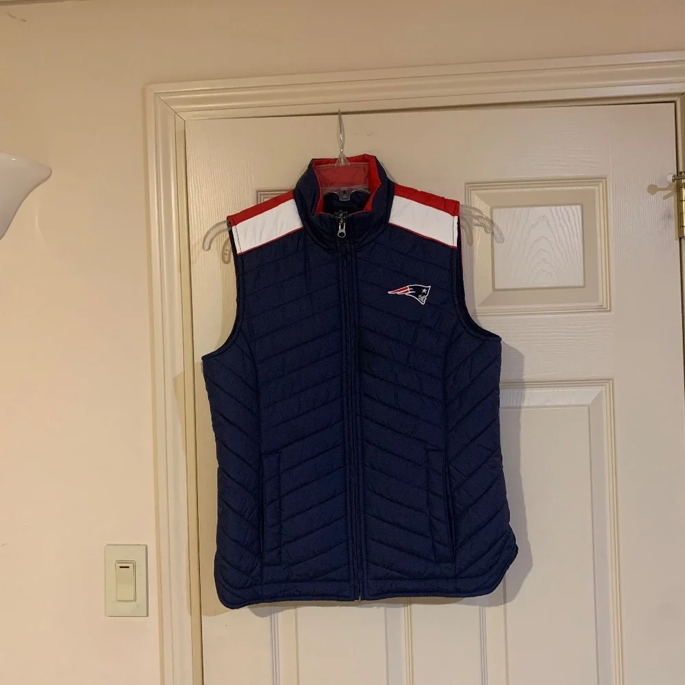 NFL Team Apparel New England Patriots Navy Blue/White/Red Lined Vest sz S/CH